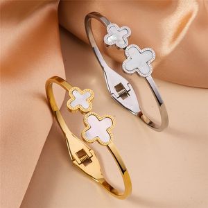 Bracelet Jonc Trèfle en Acier Inoxydable Plaqué Or 18 carats de Luxe pour Femme - Vente en Gros - Product Image 3