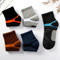 Chaussettes de sport personnalisées de haute qualité, tricotées, compressives, antidérapantes, respirantes, en coton, avec logo d'équipe, OEM ODM