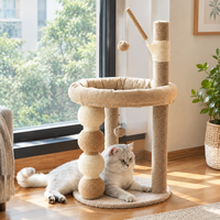 Arbre à chat en bois avec maisonnette pour chat et poteau à gratter en sisal, lit pour animaux de compagnie pour toutes les saisons