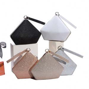 Bolso de mano de malla para mujer tipo <b>clutch</b> de noche para novia con forma triangular con brillantes y lleno de diamantes de im - Product Image 1