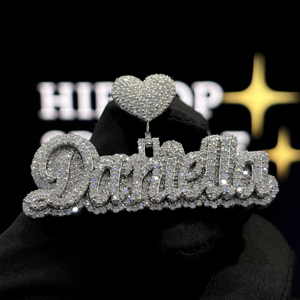 Colgante Personalizado con Nombre Daniella en Forma de Corazón, Plata de Ley 925, Moissanita VVS, Totalmente Cubierto de Piedras, Estilo Hip Hop, Unisex, Collar con Letras en Script - Product Image 5