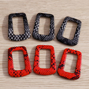 Colgante geométrico cuadrado único y moderno de Wenys, diseño de anillo con estampado de leopardo, colgante de joyería rómbica - Product Image 4