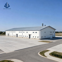 Entrepôt préfabriqué en structure métallique industrielle moderne et économique