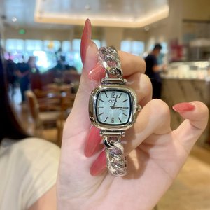 Reloj de Pulsera para Mujer CILOA Retro Sugar Square, Esfera Degradada Marrón Caramelo, Cadena Metálica, Elegante Reloj de Cuarzo para el Día a Día - Product Image 4