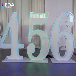 LEDA - Letras Gigantes de PVC Blancas Modernas con Luces LED, Soporte para Letras Gigantes con Bombillas LED para Bodas, Fiestas y Eventos - Product Image 1