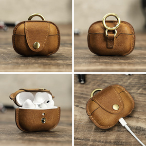 Funda Protectora de Cuero Vacuno Auténtico Vintage y Duradera para Auriculares Apple Airpods Pro 2 con Hebilla - Product Image 2