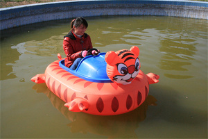 Hot Bán Mùa Hè Nước Đồ Chơi Tay Thuyền Cho Trẻ Em Động Cơ Điện Thuyền Pin Inflatable Bumper Thuyền Chất Lượng Cao Cho Thưởng Thức Vui Vẻ - Product Image 3