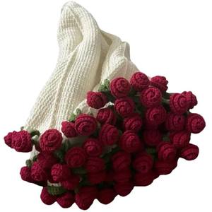 Regalo di ringraziamento per le madri per le occasioni di San Valentino e le occasioni di compleanno coperta fatta all'uncinetto con fiori di rosa - Product Image 1