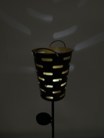 Vintage Bronze Hohle Eimer-Solarleuchte Metall-Laternen-Stil Outdoor Solar-Gartendekoration Lampe