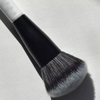 CHICHODO Kuas Makeup Dua Sisi, Kuas Bedak dan Detail 2 in 1, Gagang Putih Ferrule Hitam, Bulu Kuas Gradasi, Grosir