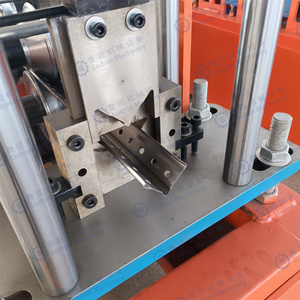Máquina perfiladora de correas en V industrial superventas, línea de producción de estanterías metálicas verticales, máquina para fabricar estanterías y racks. - Product Image 5