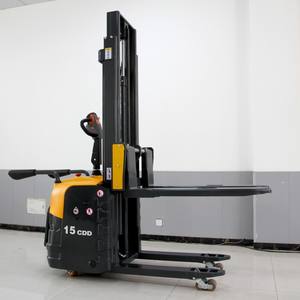 Carrello Elevatore Semielettrico Portatile Autocaricante 500kg, Altezza di Sollevamento 0,8-1,6 Metri, 48V/32AH FANYU CDD15 - Product Image 3