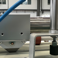 Machine de stratification de membrane de presse sous vide pour le travail du bois produisant des panneaux de porte personnalisés exceptionnels