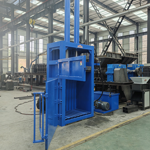 <span class=keywords><strong>Presse</strong></span> à balles hydraulique verticale, machine à presser les déchets de papier, les bouteilles en PET, les films plastiques, les canettes, les vêtements usagés, les boîtes en <span class=keywords><strong>carton</strong></span> - Product Image 3