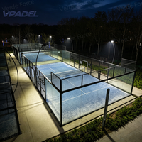 Terrain de padel panoramique standard FIP, arène en verre professionnelle, intérieur/extérieur, structure en acier galvanisé à chaud, équipement complet