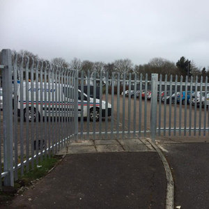 Valla de Acero Galvanizado Tipo Palisada, Valla y Puerta de Hierro Angulado Tipo Palisada, Valla de Palisada de <span class=keywords><strong>Segunda</strong></span> <span class=keywords><strong>Mano</strong></span> en Venta - Product Image 1