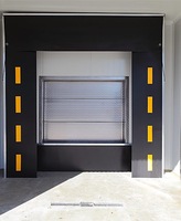 Système 3-en-1 pour zone de chargement de chambre froide : Porte élévatrice verticale, Niveleur de quai, Joint de quai gonflable, Sûr, Efficace et Économe en énergie