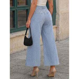Jeans de mujer de cintura alta, pierna ancha, elásticos, de mezclilla, con corte al tobillo y bajo deshilachado - Product Image 4