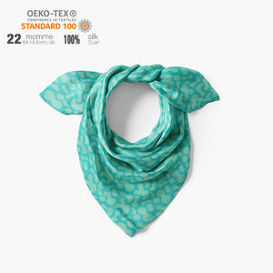 Servizio di Stampa su <span class=keywords><strong>Sciarpe</strong></span> 100% Seta, <span class=keywords><strong>Foulard</strong></span> Quadrato Personalizzato per Donne con Logo <span class=keywords><strong>e</strong></span> <span class=keywords><strong>Motivi</strong></span> - Product Image 5