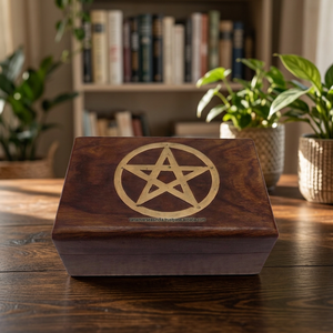 Caja de Joyería Hecha a Mano con Madera de Sheesham Ecológica, Tallada con Flores, Diseño con Incrustaciones de Latón, Forma Rectangular, Acabado Natural, Arte Religioso - Product Image 3