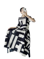 2023 robe à carreaux noir et blanc impression numérique grande taille robes décontractées pour femmes (avec ceinture) robes plissées pour femmes
