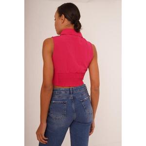 Blusa Lustrin para Mujer, Color Fucsia, Manga Corta, con Detalle de Corsé - Elegante Blusa al por Mayor para Boutiques de Moda - Product Image 3