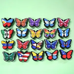 靴の装飾のための人気のデザイナーの靴の魅力卸売カラフルな蝶のPVC靴のチャームフィットクロッグサンダルの装飾