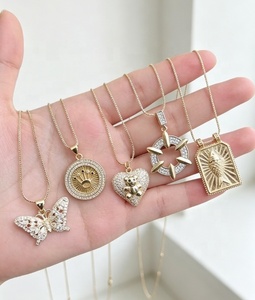 Colliers fantaisie en zircon avec pendentifs papillon, couronne, ours et poisson, chaîne à maillons tendance pour femmes - Product Image 4