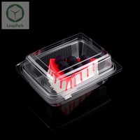 Boîte d'emballage rectangulaire transparente en plastique avec couvercle pour fromage, crème glacée, gâteau aux fruits, sushi, avec gaufrage élégant pour produits alimentaires