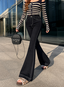 <span class=keywords><strong>Jean</strong></span> évasé taille haute contrastant pour femme, en denim <span class=keywords><strong>noir</strong></span> esthétique avec détails de surpiqûres blanches - Product Image 3