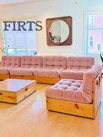 Canapé modulaire monoplace de luxe léger, style vintage français, en bois massif, avec revêtement en velours rose nuage, personnalisable pour magasin
