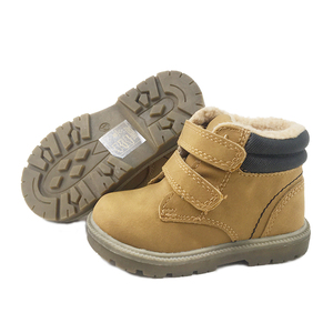 Vente en gros de chaussures en cuir véritable Chaussures de luxe à la mode Bottes pour tout-petits Bottes d'hiver confortables et chaudes en cuir antidérapantes pour bébé - Product Image 1