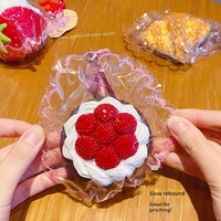 Jouet anti-stress en silicone de qualité alimentaire en forme de tarte à la fraise, dessin animé, emballage transparent en PVC, unisexe, tous âges, pour étudiants