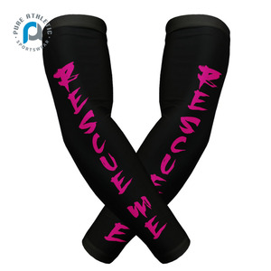 Oem Op Maat Gemaakt Logo Ontwerp Voetbal Arm Mouw Jeugd Elleboog Ondersteuning Beschermende Arm Mouwen Met Grip Opvulling - Product Image 1