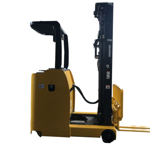 Chariot élévateur électrique professionnel de 1,5 tonne d'occasion avec chargeur et batterie, idéal pour les allées étroites, garantie de 2 ans, efficace en espace restreint, économique, fabriqué au Japon - Product Image 1