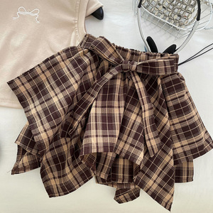 Set Due Pezzi Estivo per Ragazze in Stile Coreano: <span class=keywords><strong>T</strong></span>-<span class=keywords><strong>shirt</strong></span> a Maniche Corte Ricamata e Gonna Irregolare a Quadretti con Fiocco - Product Image 5
