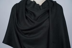 Étole en cachemire et laine fine teinte à la main pour femme – Douce, légère, luxueuse, de qualité supérieure, élégante pour la mode hivernale - Product Image 5