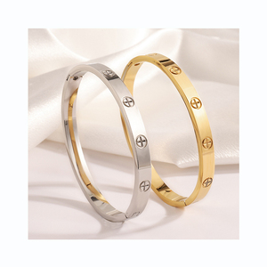 Modisches Schmuck-Armband für Damen und Herren, 18k Vergoldet mit Logo, Hochwertiges Paar-Armband aus Edelstahl - Product Image 1