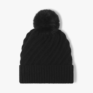 Bonnets d'hiver graphiques brillants originaux en jacquard avec doublure polaire pour hommes – Bonnets de golf haut de gamme extravagants pour l'Europe - Product Image 2