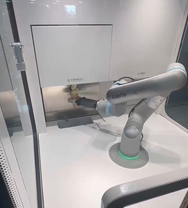 Robot de vente de crème glacée : Nouvelle station automatique de crème glacée robotisée, robot collaboratif (Cobot) à faible encombrement - Product Image 2