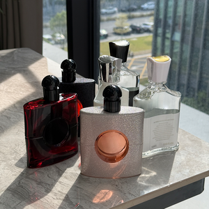 2026 Çok Satan Lüks Taşınabilir Cam Parfüm Mini Cep Boy Seyahat Deri Atomizeri Krem Özellikleri İçin Serigrafi Baskılı - Product Image 4