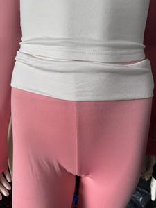 Fabricants de vêtements OEM T-shirt et <span class=keywords><strong>short</strong></span> repliables en <span class=keywords><strong>jersey</strong></span> de <span class=keywords><strong>coton</strong></span> personnalisés 2 pièces ensemble pour femmes vêtements de salon 2025 été - Product Image 4