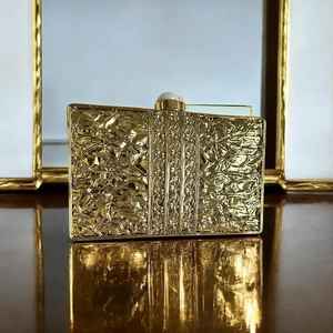 Elegante Bolso de Mano de Resina para Mujer con Construcción Duradera, Ligero y Perfecto para Fiestas, Accesorios para Mujer - Product Image 1