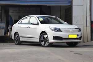Auto Usado Dongfeng E70 2020 500 Luxury, 401 km de Autonomía, Motor Potente y Eficiente de 110 kW (150 HP) - Product Image 3