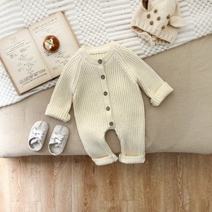Set Lavorato a Maglia per Neonato Personalizzato in Cotone Abbigliamento per Bambino Completo in Maglieria Pagliaccetto Neonato a Maglia Grossa Invernale Set di Vestiti per Bambini Appena Nati - Product Image 1
