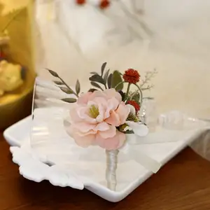 Gaya barat sutra Korea camellia pengiring pengantin pernikahan band pergelangan tangan bunga pengantin pengiring mempelai pria bersaudara pernikahan korsase grosir