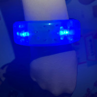 Bracelet LED en TPU avec logo personnalisé avec lampe de poche activée par le son d'un concert de musique pour le ramadan et les fêtes de remise des diplômes