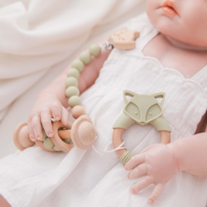 Bague pendentif en forme de renard, hochet mignon, en bois de qualité alimentaire pour bébé, colle, ensemble de trois pièces - Product Image 5