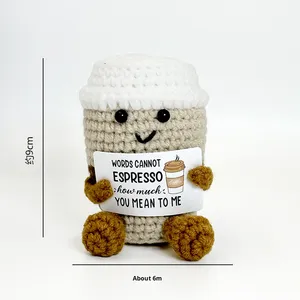 Poupée en peluche Amigurumi tasse à café faite à la main, pour le soutien émotionnel, avec carte, pour compagnon de bureau, collègues, mini coffret cadeau - Product Image 3