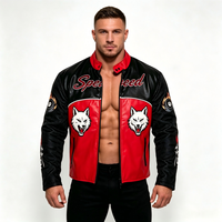 Blouson de motard streetwear Y2K personnalisé, rouge et noir, avec lettrage color block, style rétro motorsport, patchs chenille, blouson de course